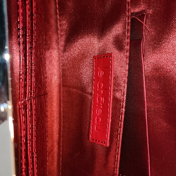 Vintage Red Faux Aligator Clutch - Picture 4 of 4